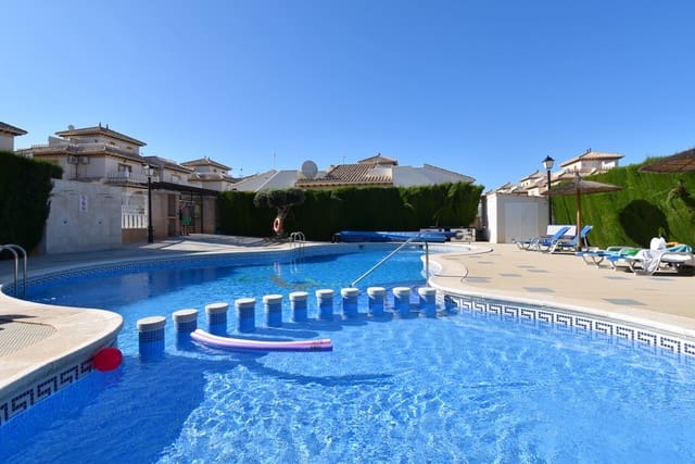 3 soveværelse Byhus til salg i Cabo Roig, Orihuela med swimmingpool garage - € 199.999 (Ref: 9133591)