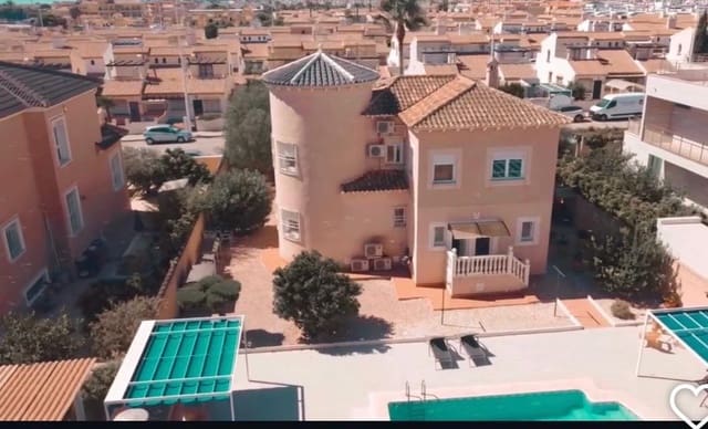 4 bedroom Villa for sale in La Zenia, Orihuela with pool - € 570,000 (Ref: 9231793)
