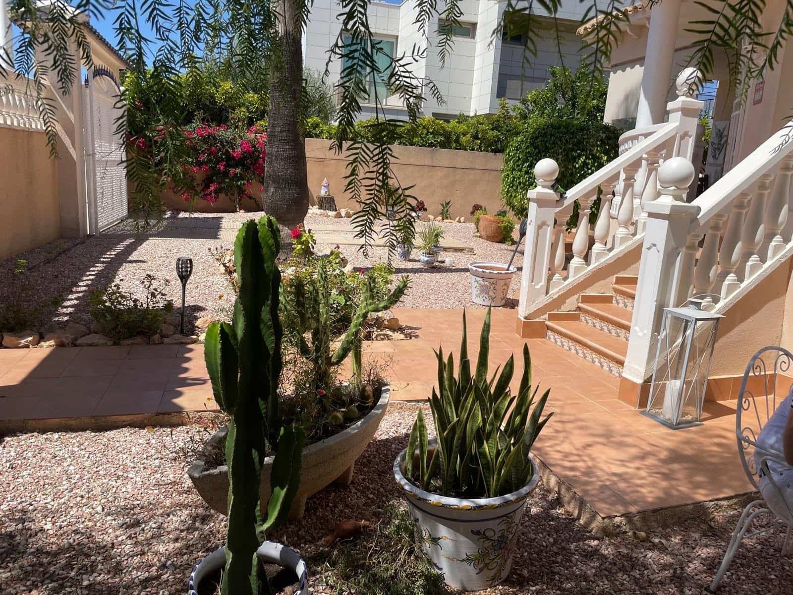 4 Zimmer Villa zu verkaufen in La Zenia mit Pool - 570.000 € (Ref: 9231793)