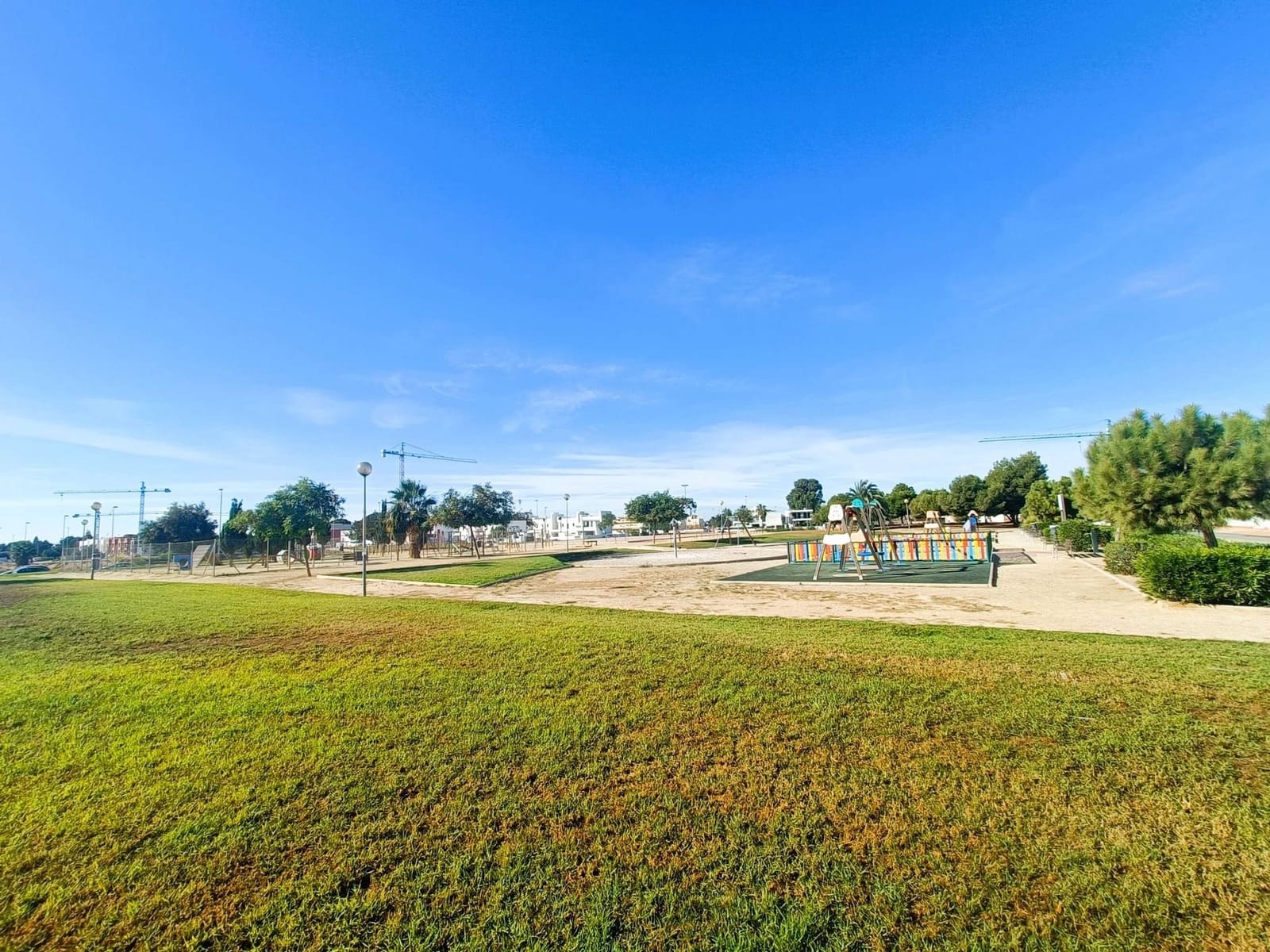 3 soveværelse Byhus til salg i Santiago de la Ribera med swimmingpool - € 369.900 (Ref: 9257991)