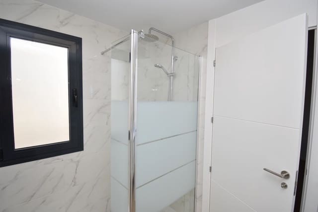 2 slaapkamer Appartement te koop in Villamartin, Orihuela met zwembad - € 249.950 (Ref: 9270234)