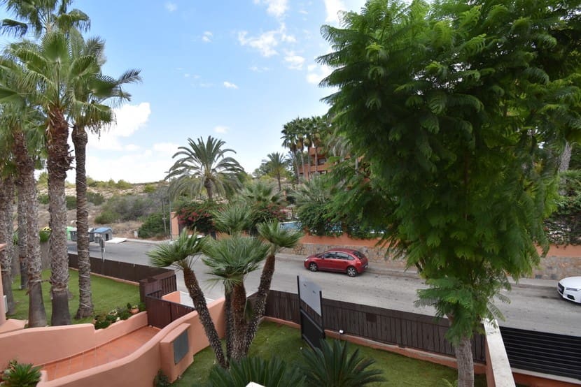 2 slaapkamer Appartement te koop in Villamartin met zwembad - € 249.950 (Ref: 9270234)