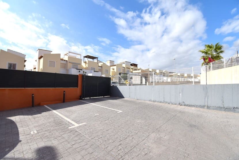 2 slaapkamer Appartement te koop in Villamartin met zwembad - € 249.950 (Ref: 9270234)