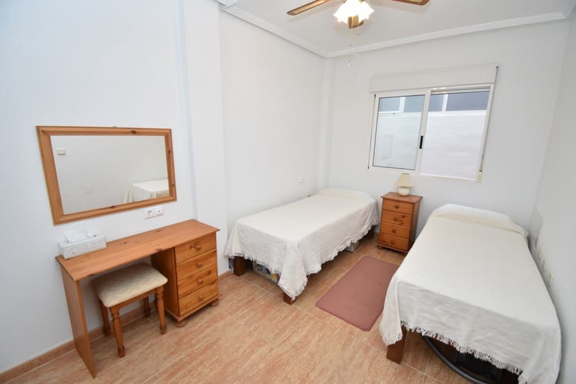 2 slaapkamer Appartement te koop in Playa Flamenca met zwembad - € 148.000 (Ref: 9274100)