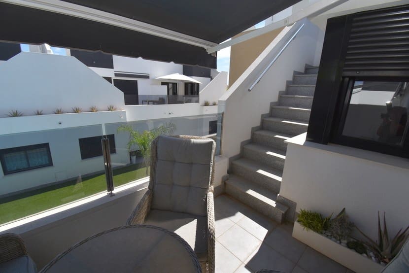 2 makuuhuone Kattohuoneisto myytävänä paikassa Lo Pagan mukana uima-altaan - 259 999 € (Ref: 9279589)