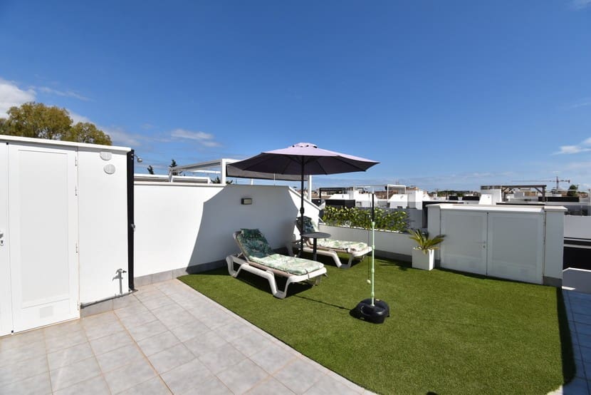 2 makuuhuone Kattohuoneisto myytävänä paikassa Lo Pagan mukana uima-altaan - 259 999 € (Ref: 9279589)