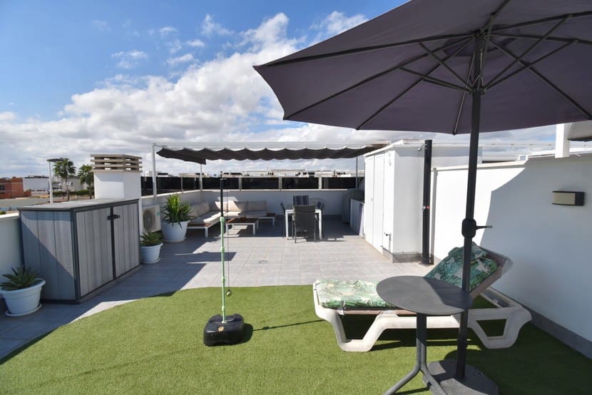 2 makuuhuone Kattohuoneisto myytävänä paikassa Lo Pagan mukana uima-altaan - 259 999 € (Ref: 9279589)