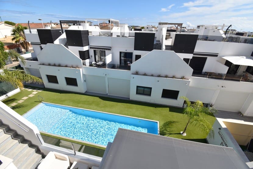 2 makuuhuone Kattohuoneisto myytävänä paikassa Lo Pagan mukana uima-altaan - 259 999 € (Ref: 9279589)