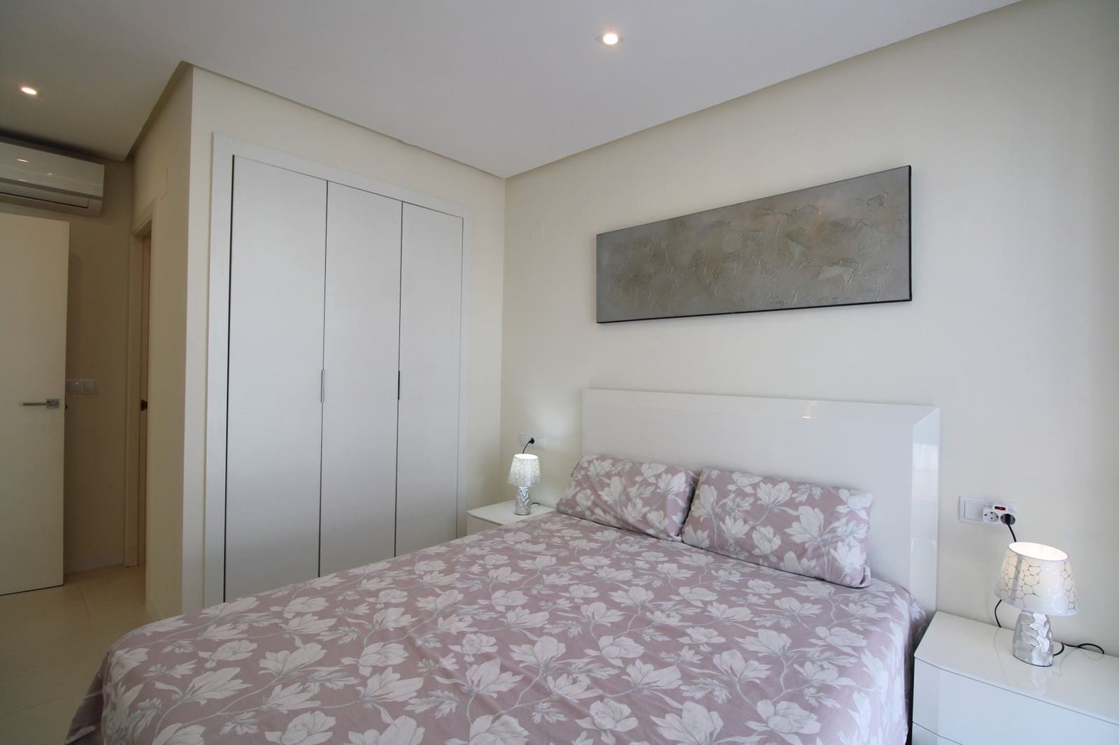 2 slaapkamer Penthouse te koop in Punta Prima met zwembad - € 349.995 (Ref: 9283010)