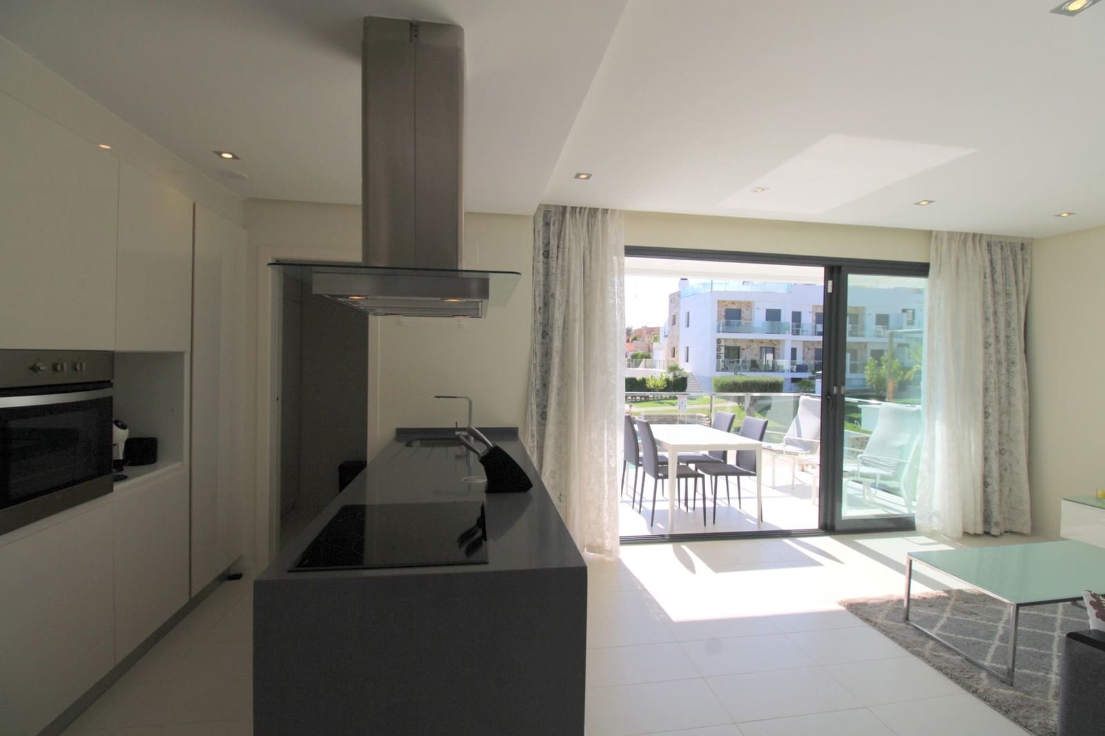 2 slaapkamer Penthouse te koop in Punta Prima met zwembad - € 349.995 (Ref: 9283010)