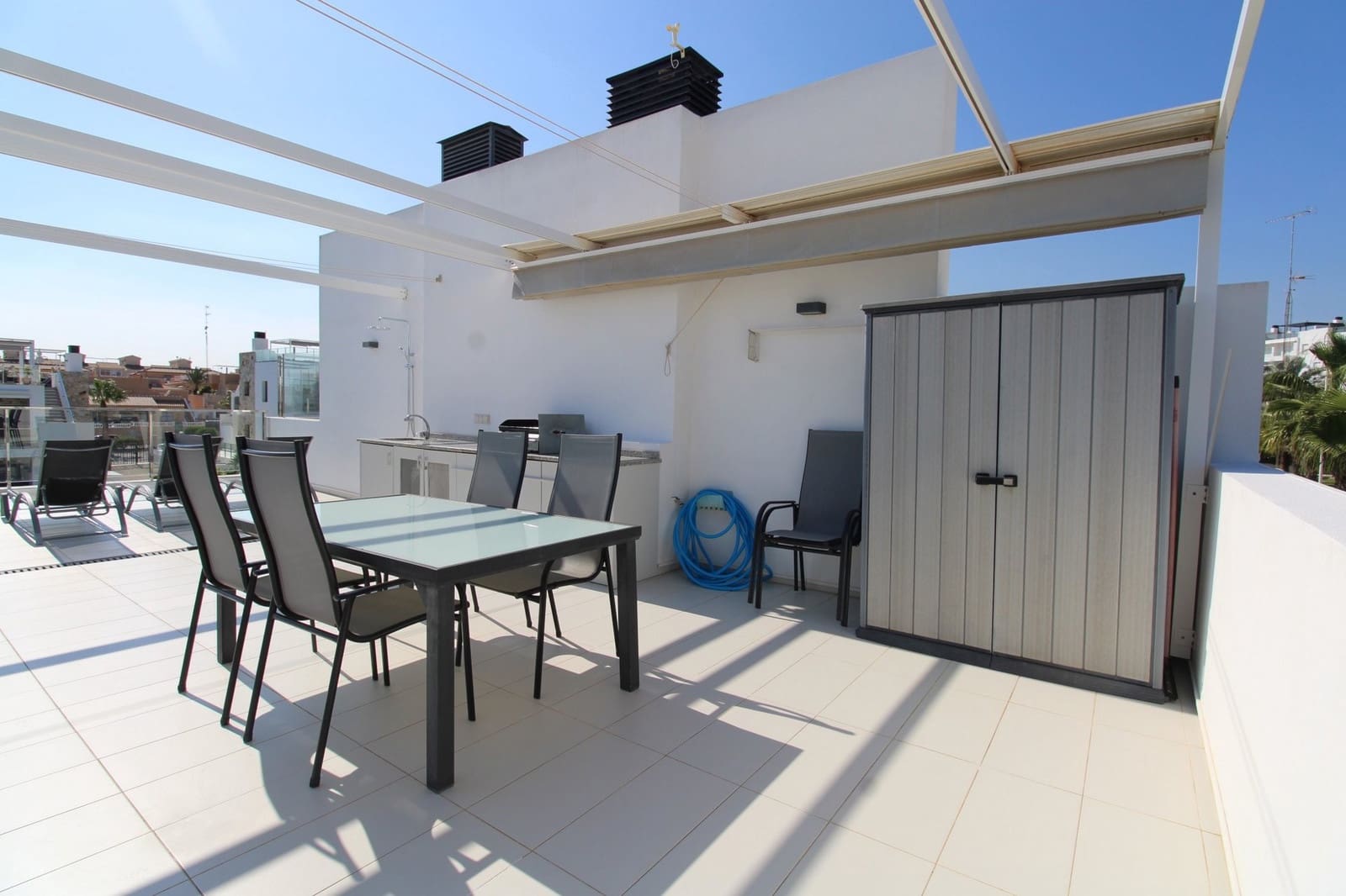 2 slaapkamer Penthouse te koop in Punta Prima met zwembad - € 349.995 (Ref: 9283010)