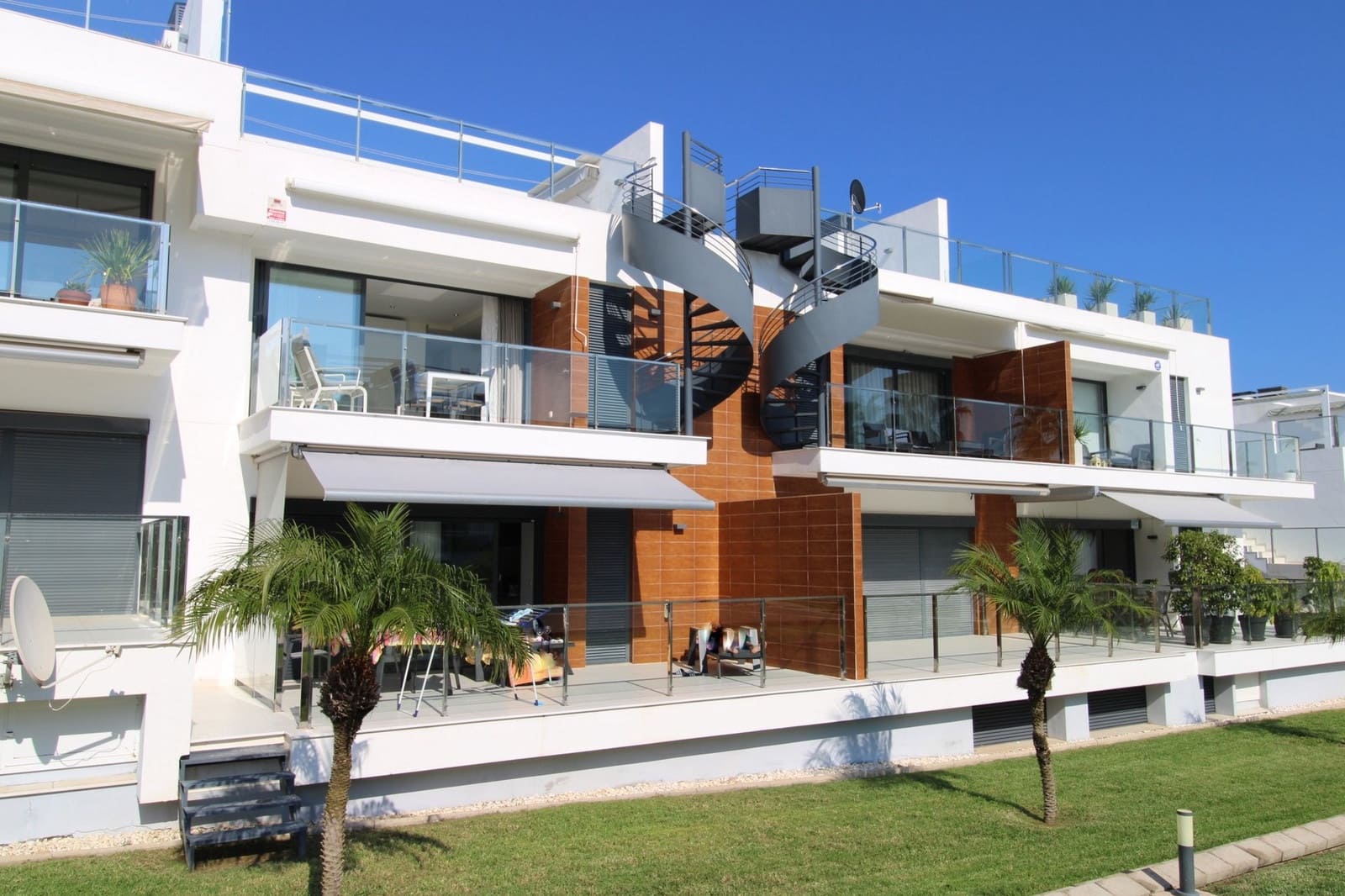 2 slaapkamer Penthouse te koop in Punta Prima met zwembad - € 349.995 (Ref: 9283010)
