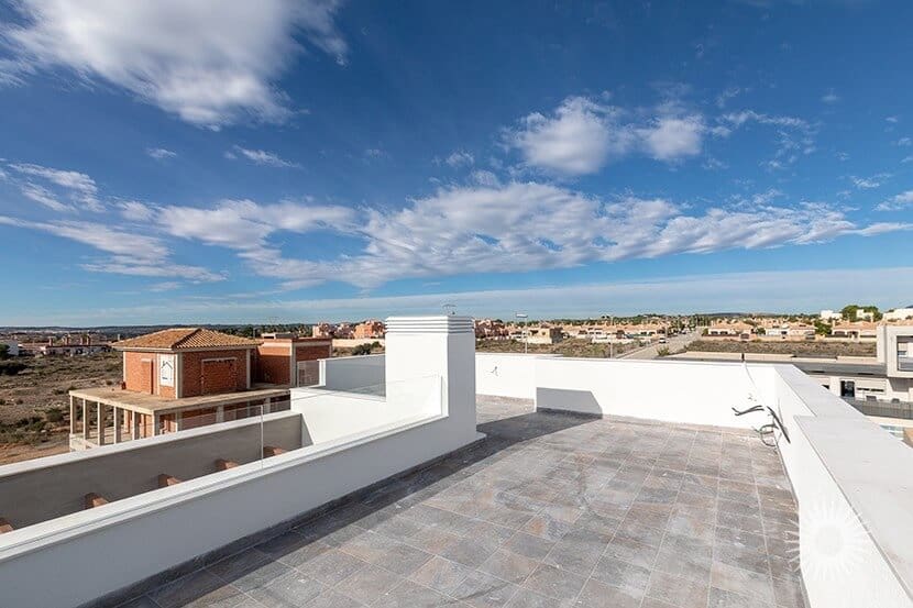 4 slaapkamer Villa te koop in Los Montesinos met zwembad garage - € 669.000 (Ref: 9297567)