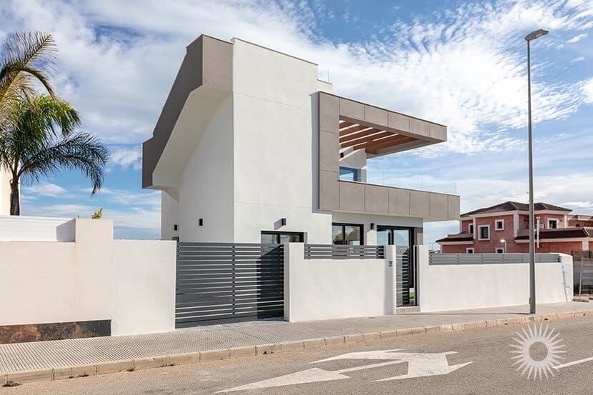 4 slaapkamer Villa te koop in Los Montesinos met zwembad garage - € 669.000 (Ref: 9297567)