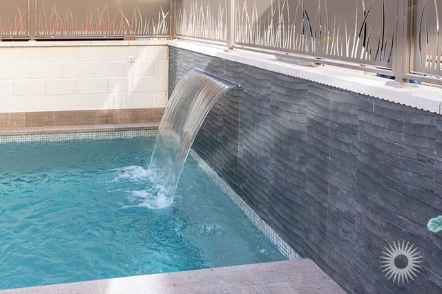 5 quarto Moradia para venda em Los Montesinos com piscina - 780 000 € (Ref: 9297568)