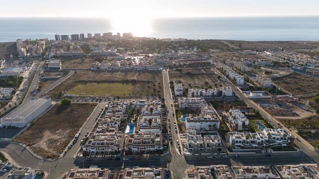 3 soverom Leilighet til salgs i Pilar de la Horadada ciudad, Pilar de la Horadada med svømmebasseng garasje - € 350 000 (Ref: 9300585)