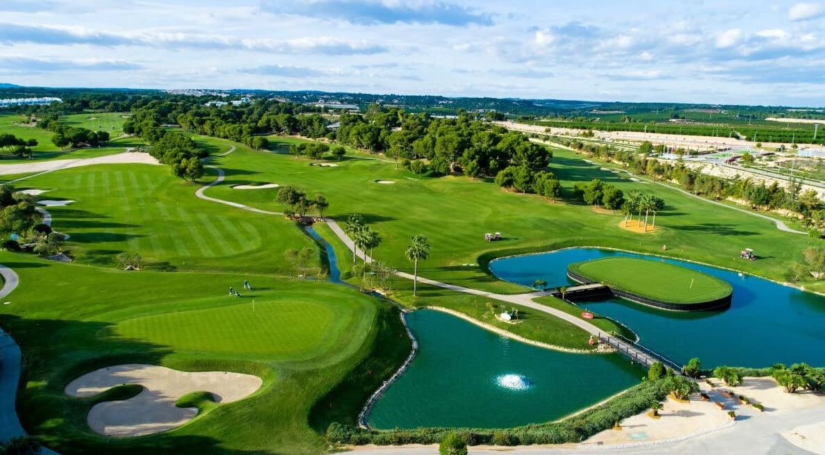 3 bedroom Villa for sale in Pilar de la Horadada - € 474,900 (Ref: 9300644)