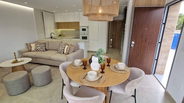 3 bedroom Villa for sale in Pinar de Campoverde, Pilar de la Horadada - € 474,900 (Ref: 9300644)