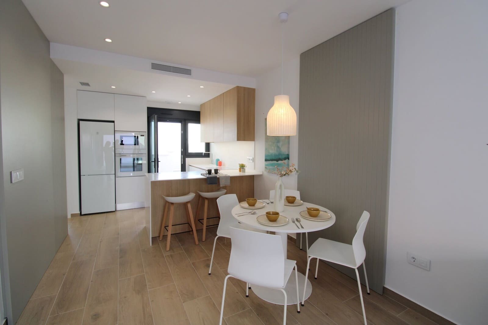 Apartamento de 2 habitaciones en Pilar de la Horadada en venta - 245.000 € (Ref: 9300647)