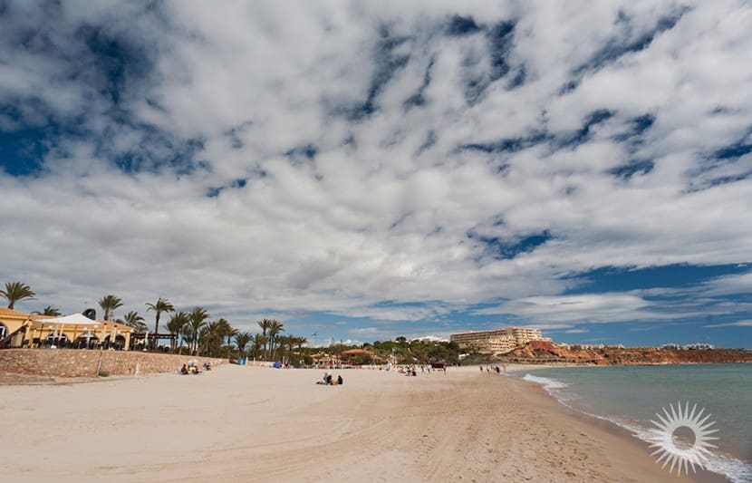 3 bedroom Villa for sale in Villamartin with pool - € 339,900 (Ref: 9304917)