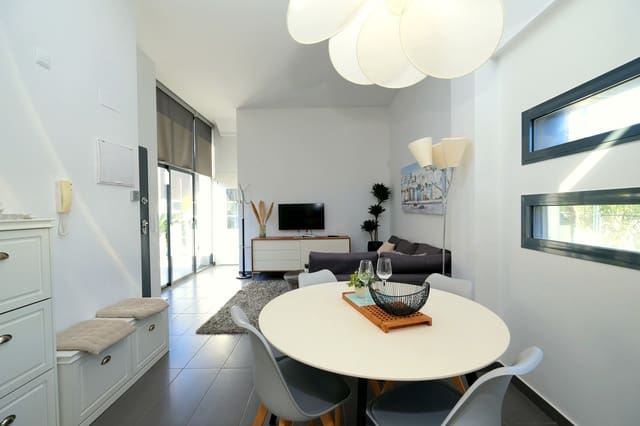 Chalet de 3 habitaciones en Villamartin, Orihuela en venta con piscina - 339.900 € (Ref: 9304917)