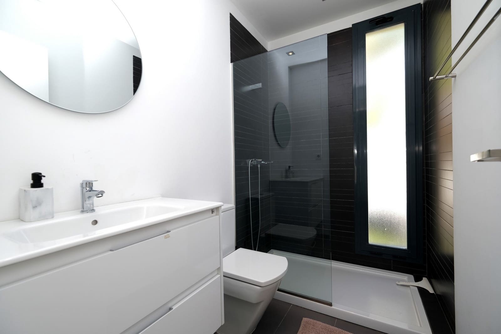 3 bedroom Villa for sale in Villamartin with pool - € 339,900 (Ref: 9304917)