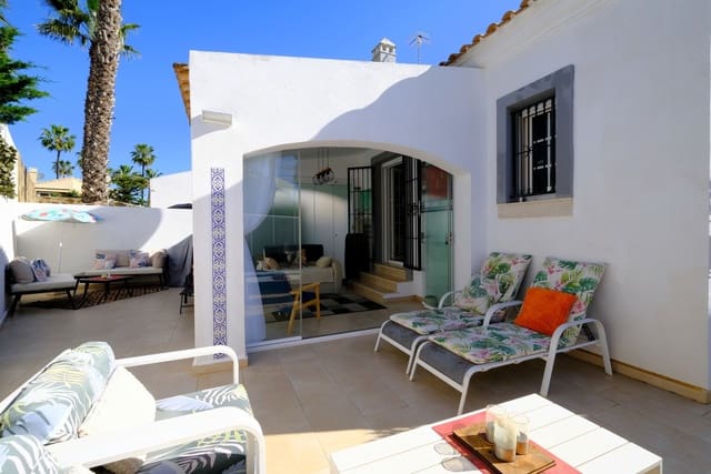 2 slaapkamer Villa te koop in Villamartin, Orihuela met zwembad - € 449.900 (Ref: 9304918)