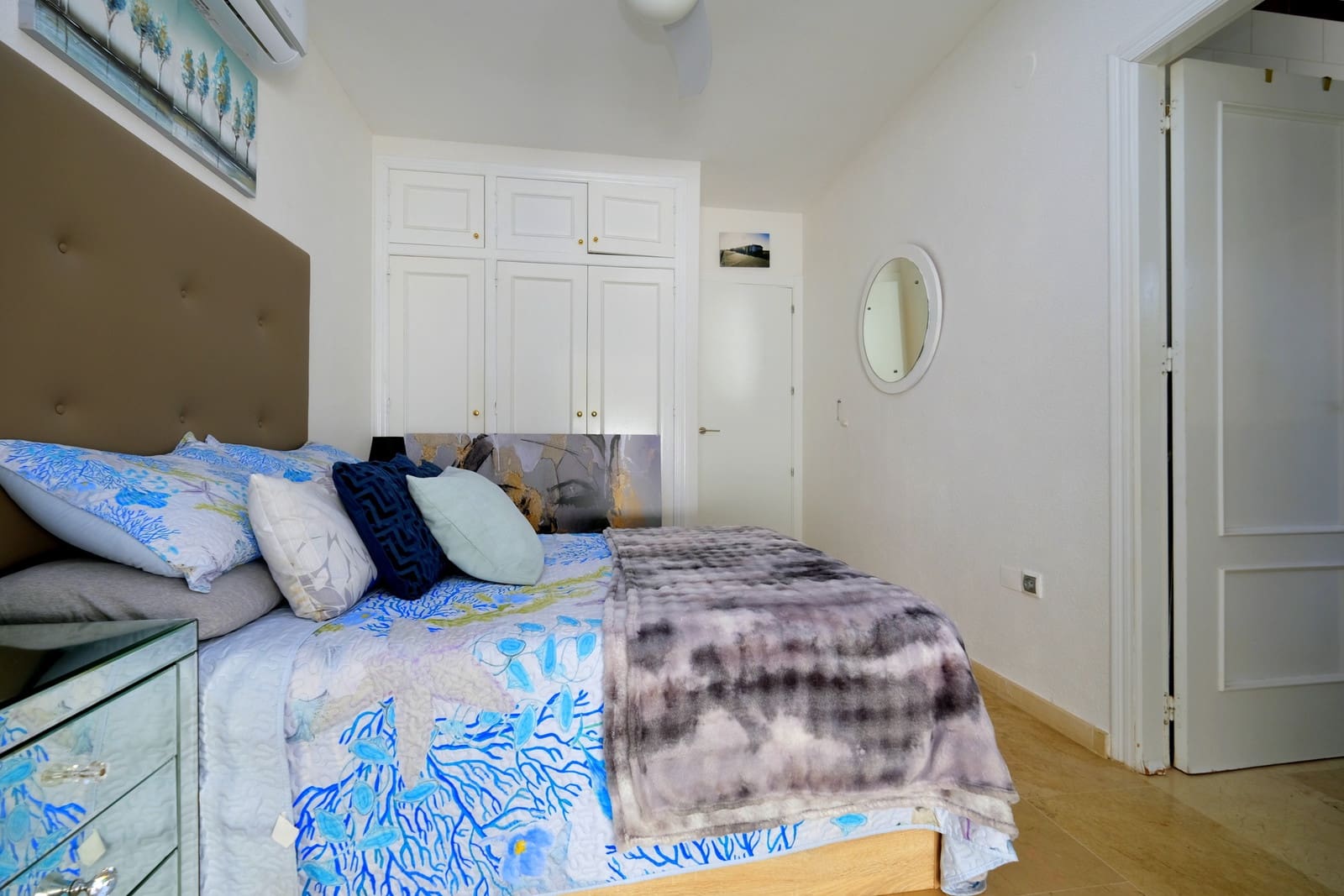 3 makuuhuone Huvila myytävänä paikassa Villamartin mukana uima-altaan 
autotalli - 424 900 € (Ref: 9304918)