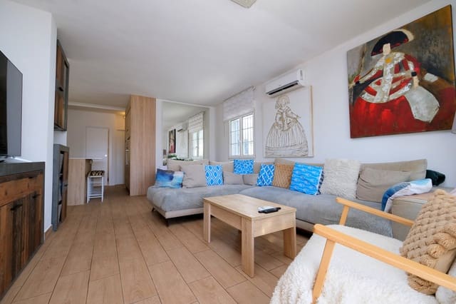 3 makuuhuone Huvila myytävänä paikassa Villamartin, Orihuela mukana uima-altaan 
autotalli - 424 900 € (Ref: 9304918)