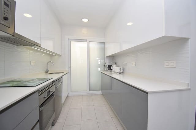 3 makuuhuone Omakotitalo myytävänä paikassa Torre de la Horadada, Pilar de la Horadada mukana uima-altaan - 425 000 € (Ref: 9304922)