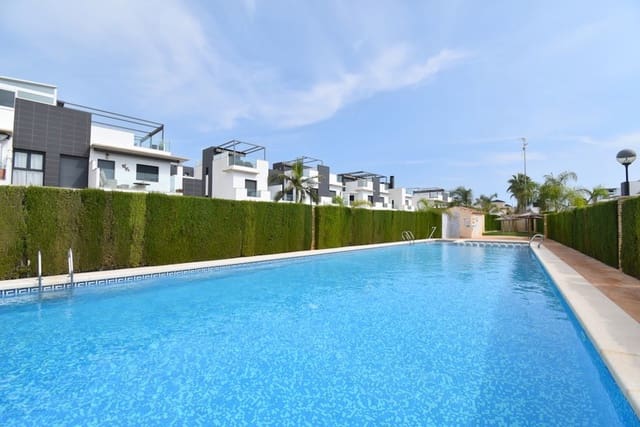 3 makuuhuone Omakotitalo myytävänä paikassa Torre de la Horadada, Pilar de la Horadada mukana uima-altaan - 425 000 € (Ref: 9304922)