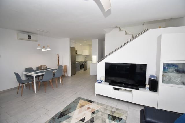 3 makuuhuone Omakotitalo myytävänä paikassa Torre de la Horadada, Pilar de la Horadada mukana uima-altaan - 425 000 € (Ref: 9304922)