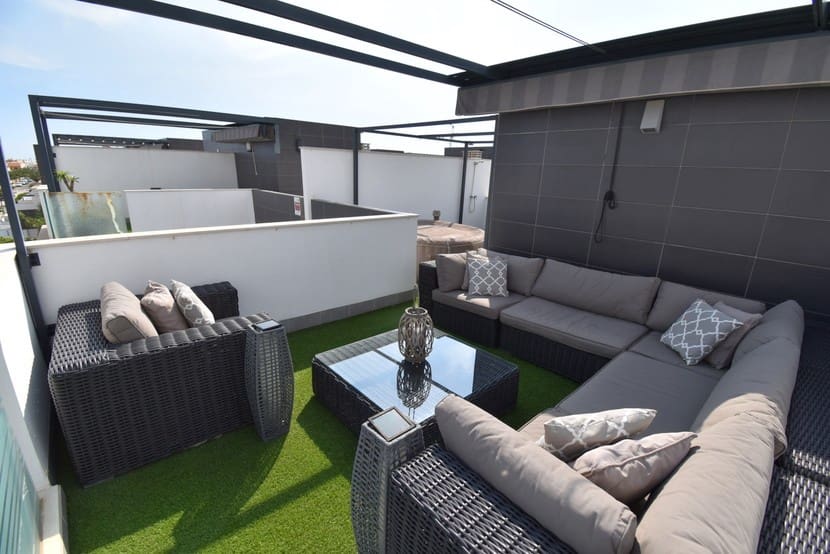 3 sovrum Hus till salu i Torre de la Horadada med pool - 425 000 € (Ref: 9304922)