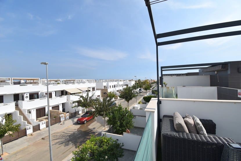 3 sovrum Hus till salu i Torre de la Horadada med pool - 425 000 € (Ref: 9304922)