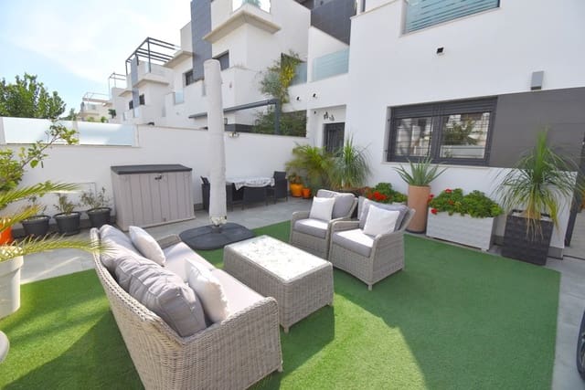 3 makuuhuone Omakotitalo myytävänä paikassa Torre de la Horadada, Pilar de la Horadada mukana uima-altaan - 425 000 € (Ref: 9304922)