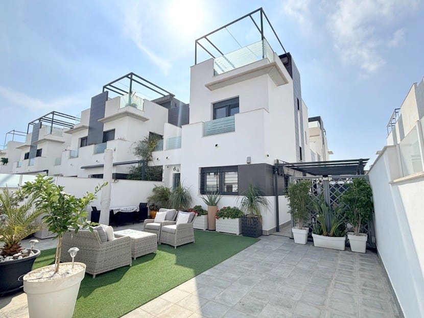 3 sovrum Hus till salu i Torre de la Horadada med pool - 425 000 € (Ref: 9304922)