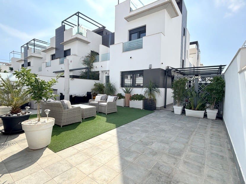 3 sovrum Hus till salu i Torre de la Horadada med pool - 425 000 € (Ref: 9304922)