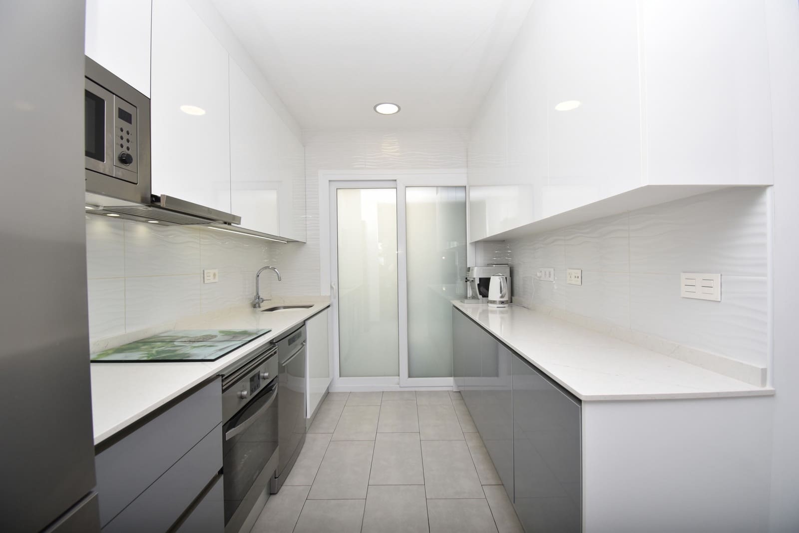 Casa de 3 habitaciones en Torre de la Horadada en venta con piscina garaje - 395.000 € (Ref: 9304922)