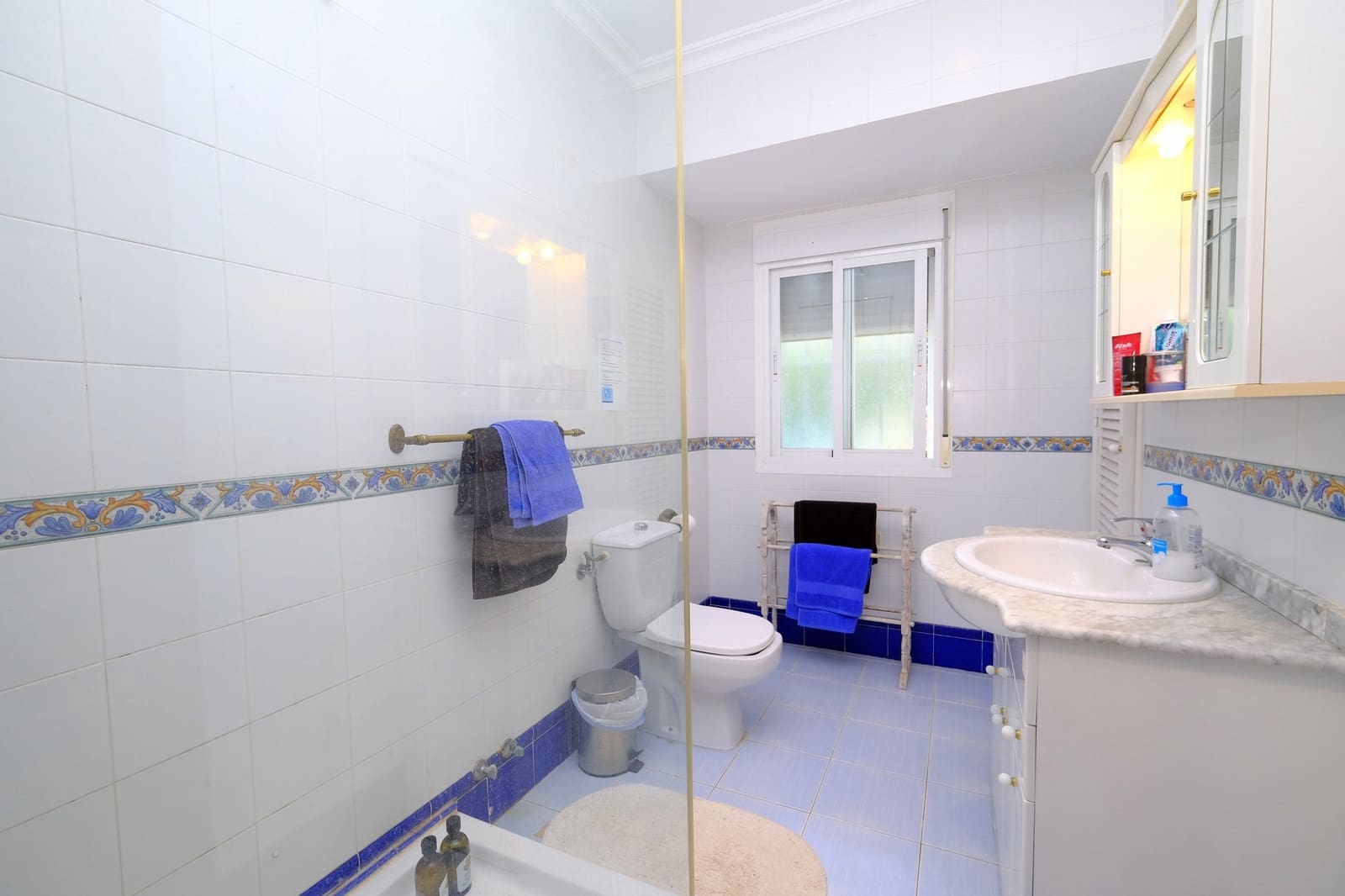 4 Zimmer Villa zu verkaufen in Torrevieja mit Pool - 425.000 € (Ref: 9304924)