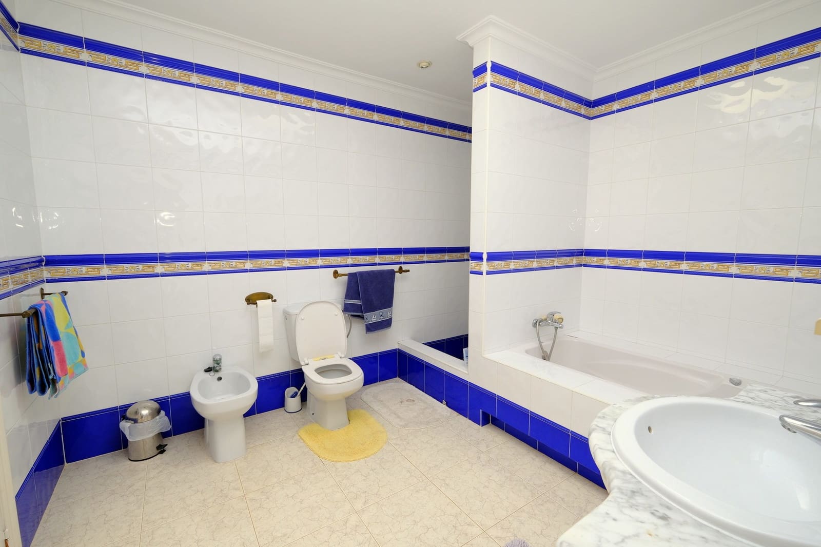 4 Zimmer Villa zu verkaufen in Torrevieja mit Pool - 425.000 € (Ref: 9304924)