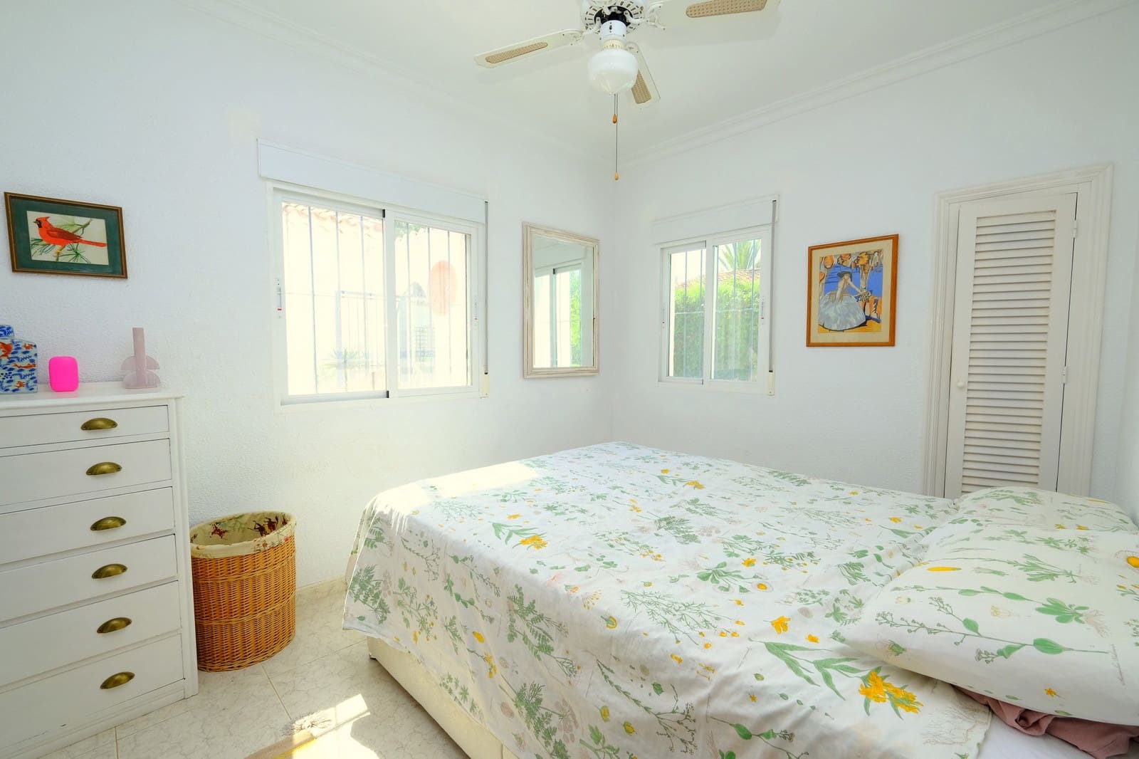 4 Zimmer Villa zu verkaufen in Torrevieja mit Pool - 425.000 € (Ref: 9304924)