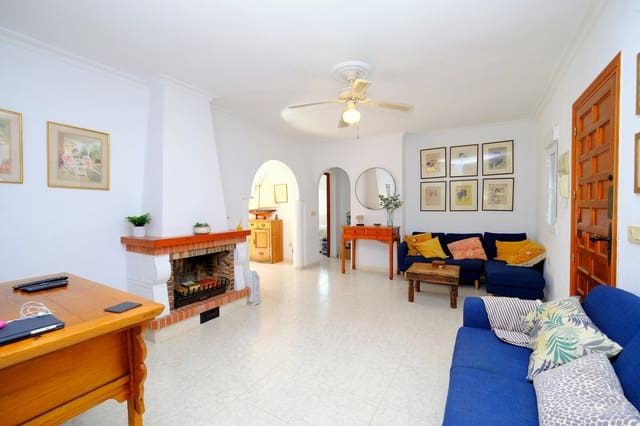 4 Zimmer Villa zu verkaufen in Torrevieja mit Pool - 425.000 € (Ref: 9304924)