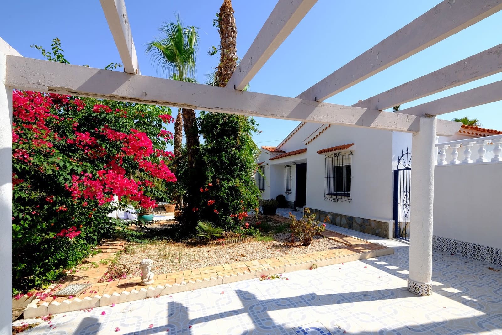 4 Zimmer Villa zu verkaufen in Torrevieja mit Pool - 425.000 € (Ref: 9304924)