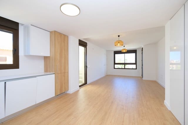 Ático de 2 habitaciones en Villamartin, Orihuela en venta con piscina - 339.900 € (Ref: 9304930)