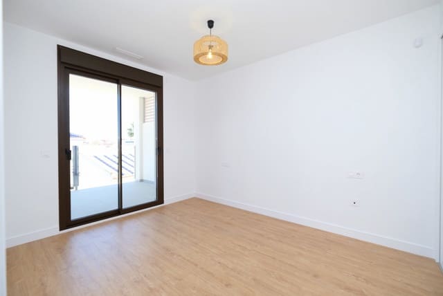 Ático de 2 habitaciones en Villamartin, Orihuela en venta con piscina - 339.900 € (Ref: 9304930)