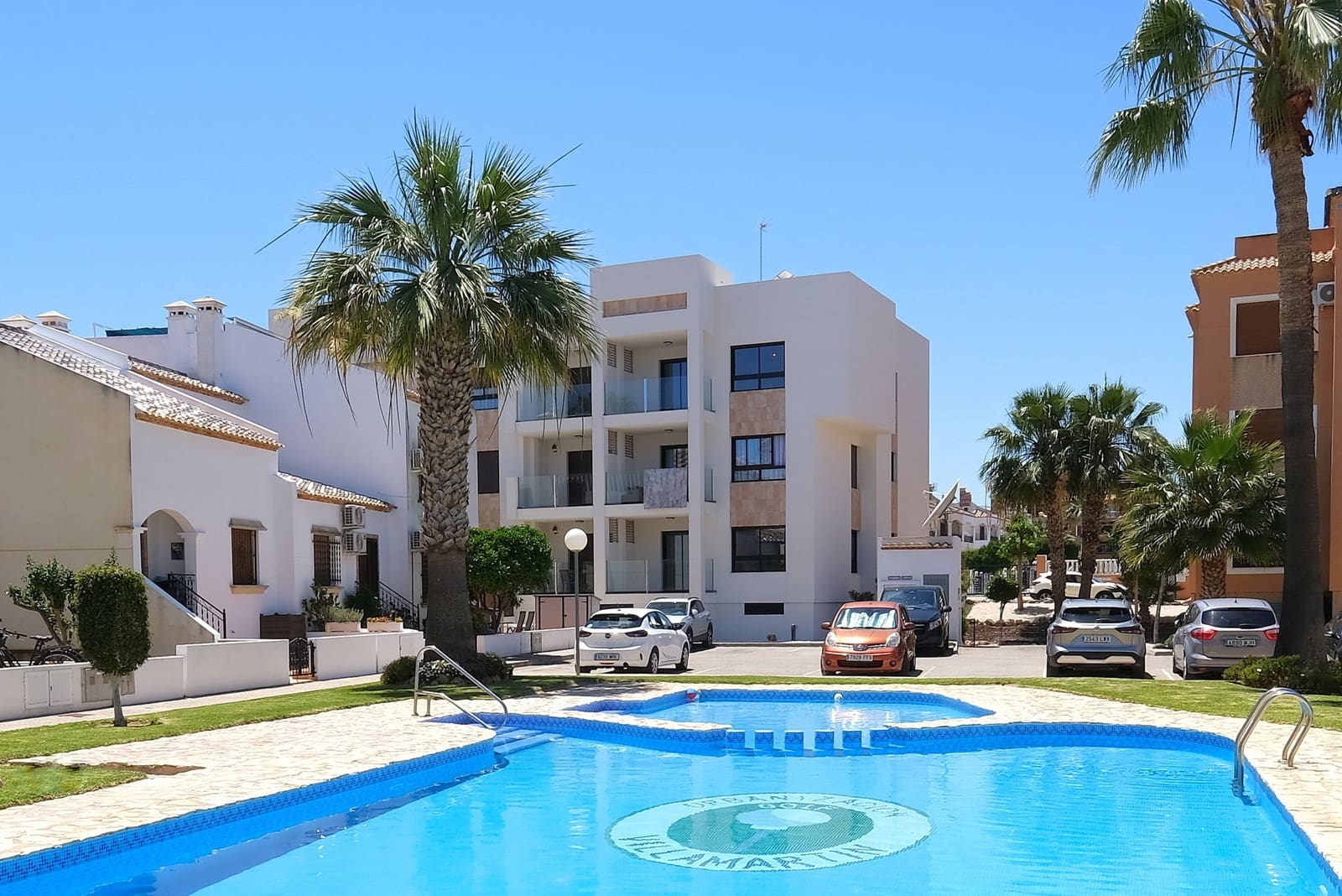 Ático de 2 habitaciones en Villamartin en venta con piscina - 339.900 € (Ref: 9304930)