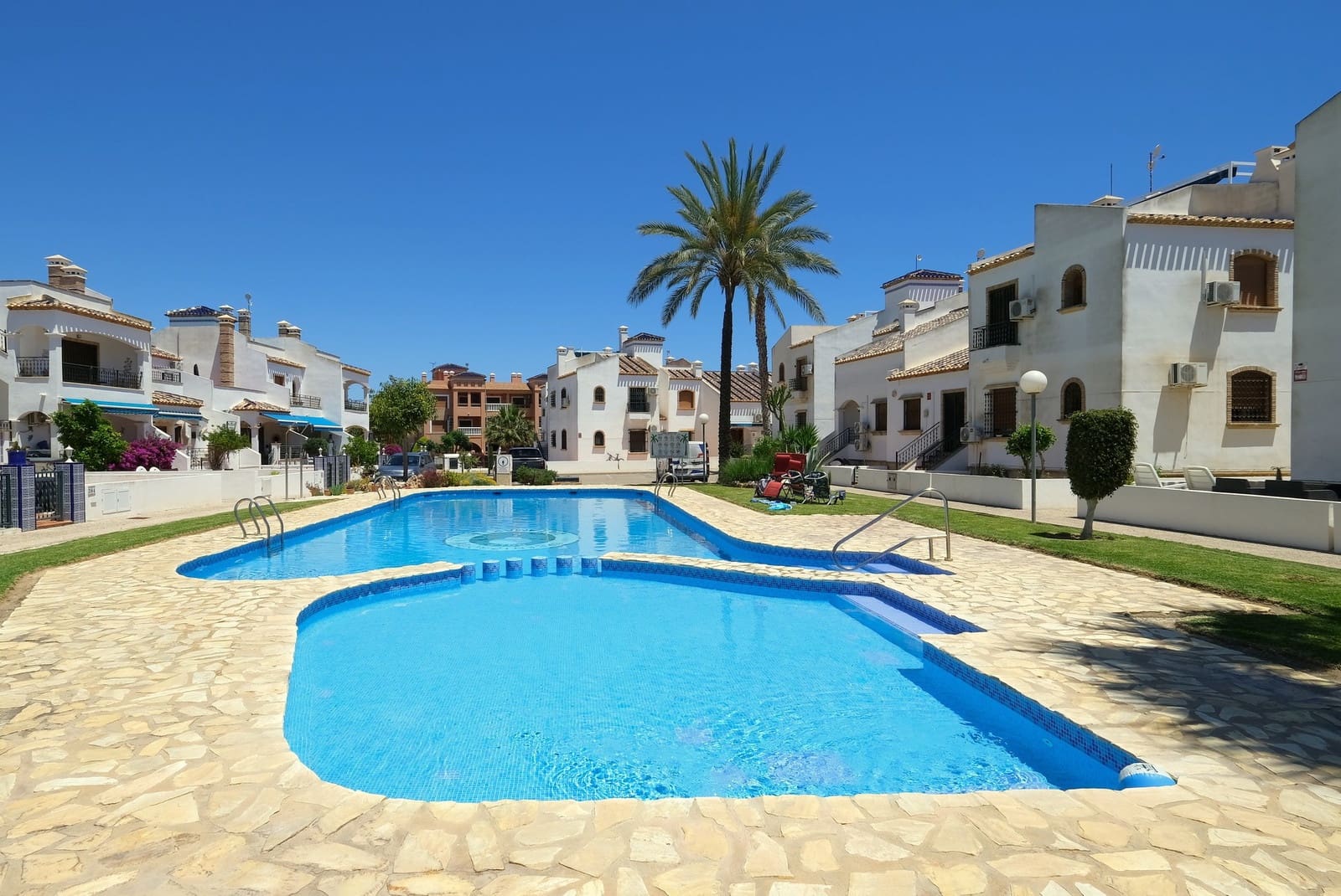 Ático de 2 habitaciones en Villamartin en venta con piscina - 339.900 € (Ref: 9304930)