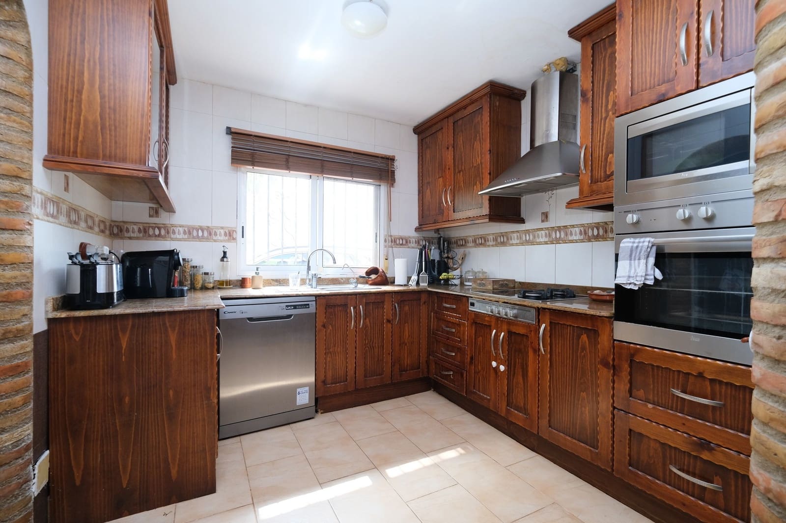 4 makuuhuone Huvila myytävänä paikassa Canada de San Pedro mukana uima-altaan 
autotalli - 265 000 € (Ref: 9304937)