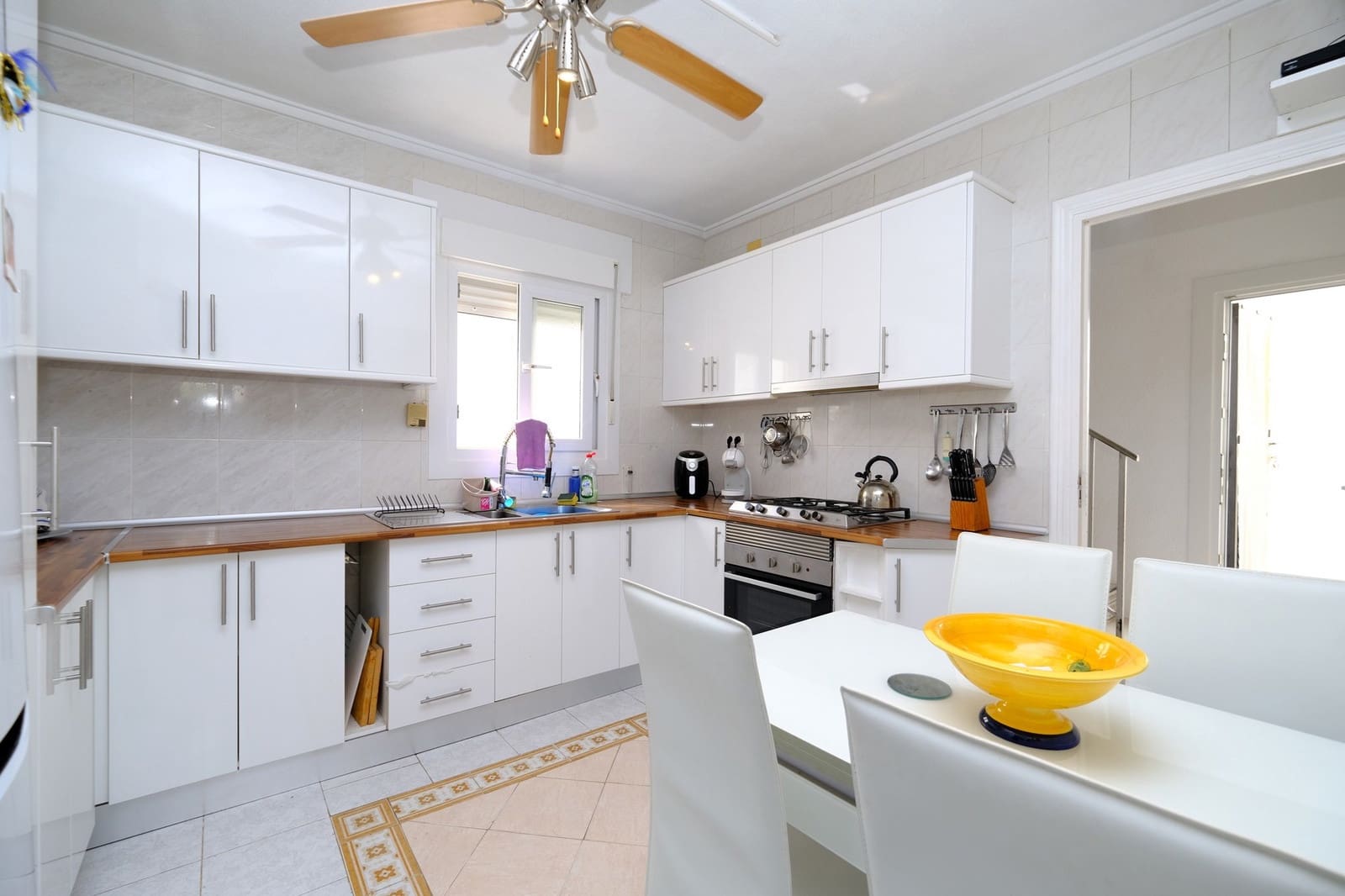 Chalet de 3 habitaciones en San Miguel de Salinas en venta - 198.500 € (Ref: 9304943)