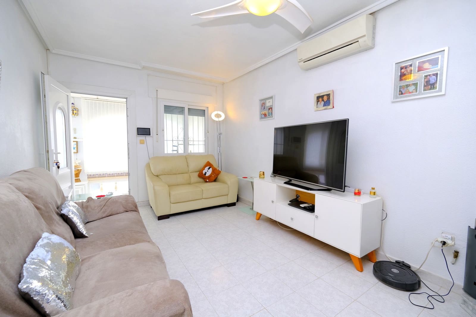 Chalet de 3 habitaciones en San Miguel de Salinas en venta - 198.500 € (Ref: 9304943)